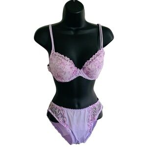 Marie Jo lilac lace bra and panty set